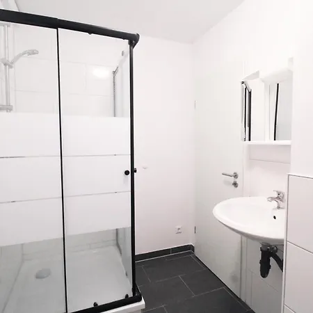 Lejlighed Moderne 5-zimmer-wohnung Mit 2 Badezimmern *